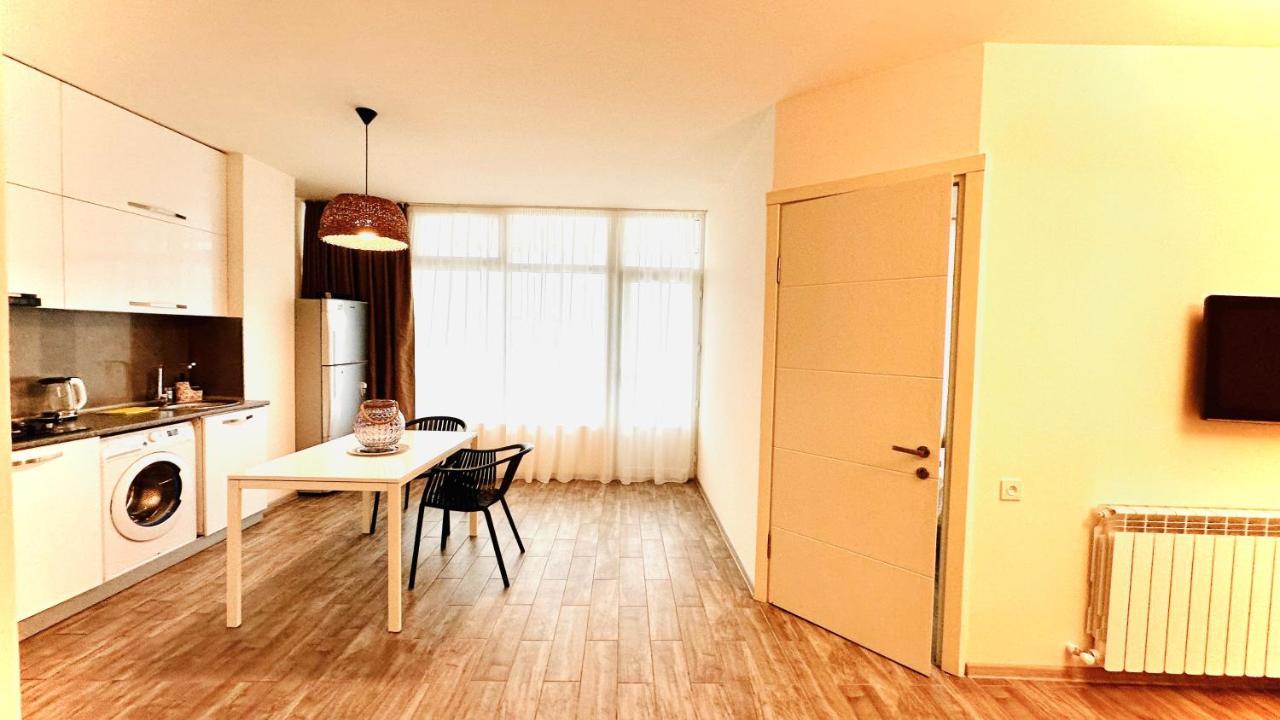 Magnolia Apartment Terrace 3 Batumi Bagian luar foto