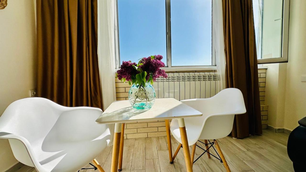 Magnolia Apartment Terrace 3 Batumi Bagian luar foto
